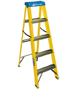 10′ STEP LADDER